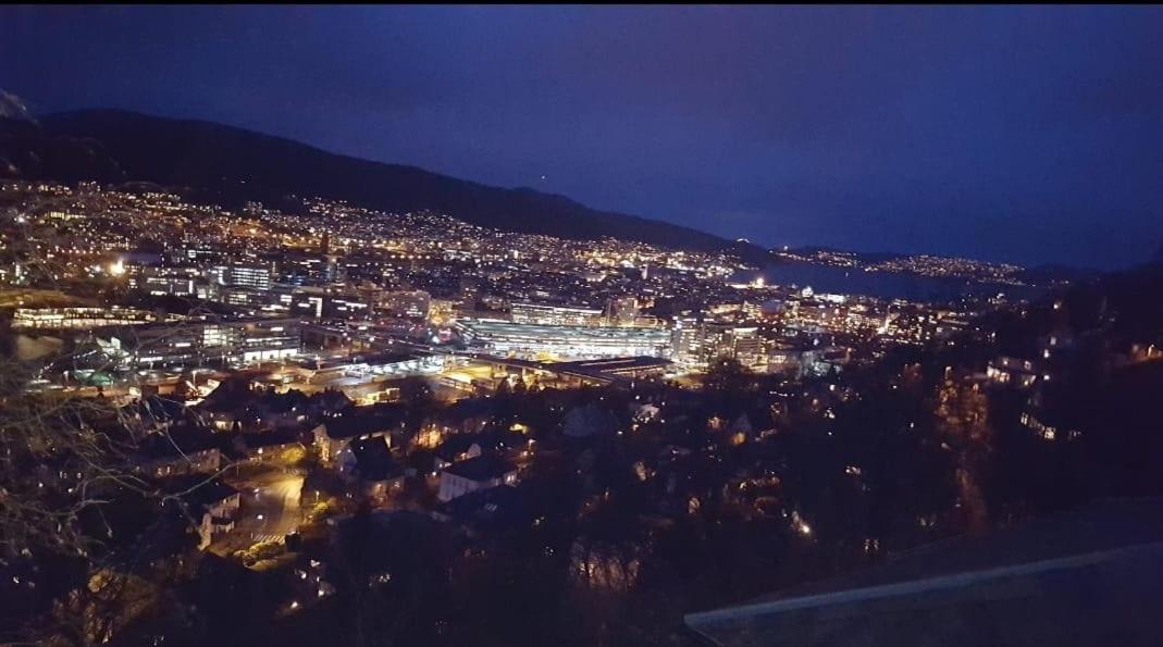 Spacious And Beautiful Apartment In Bergen With Free Parking Exteriör bild