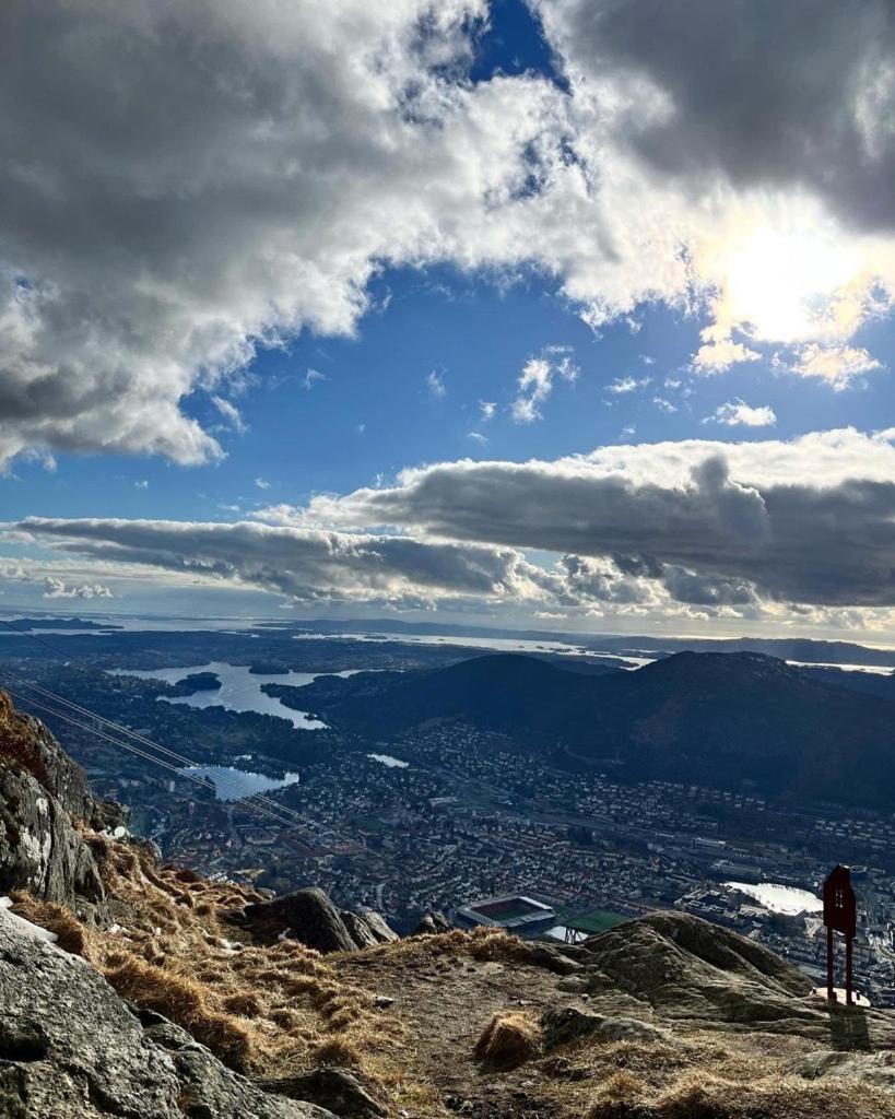 Spacious And Beautiful Apartment In Bergen With Free Parking Exteriör bild
