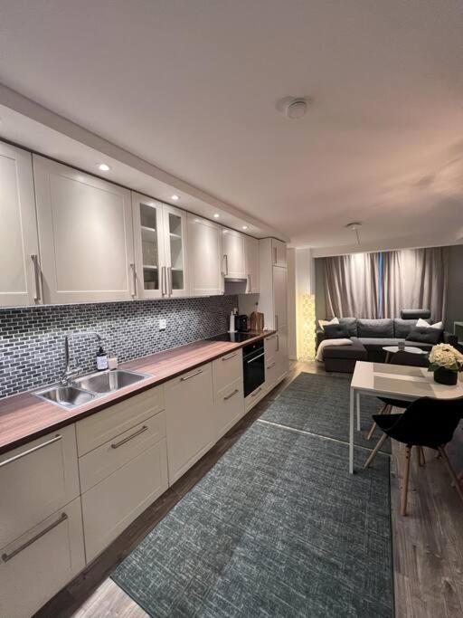 Spacious And Beautiful Apartment In Bergen With Free Parking Exteriör bild