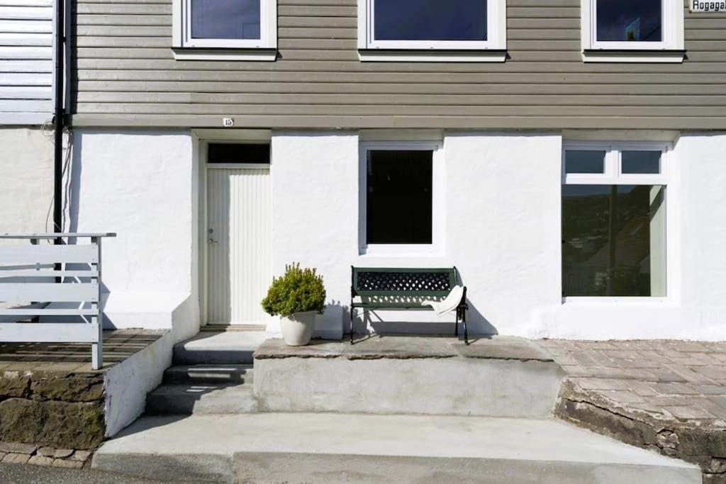 Spacious And Beautiful Apartment In Bergen With Free Parking Exteriör bild