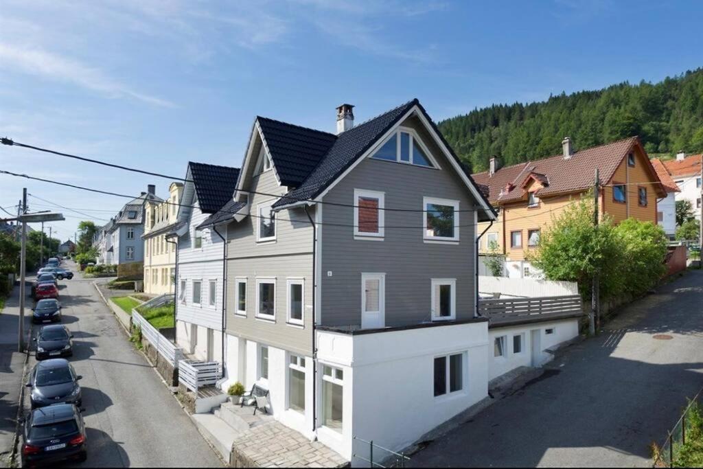 Spacious And Beautiful Apartment In Bergen With Free Parking Exteriör bild